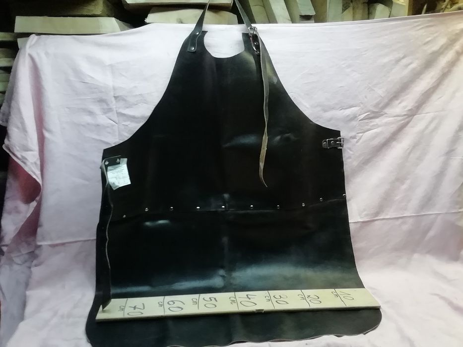 Fartuch skórzany do spawania albo innych prac, nowy.