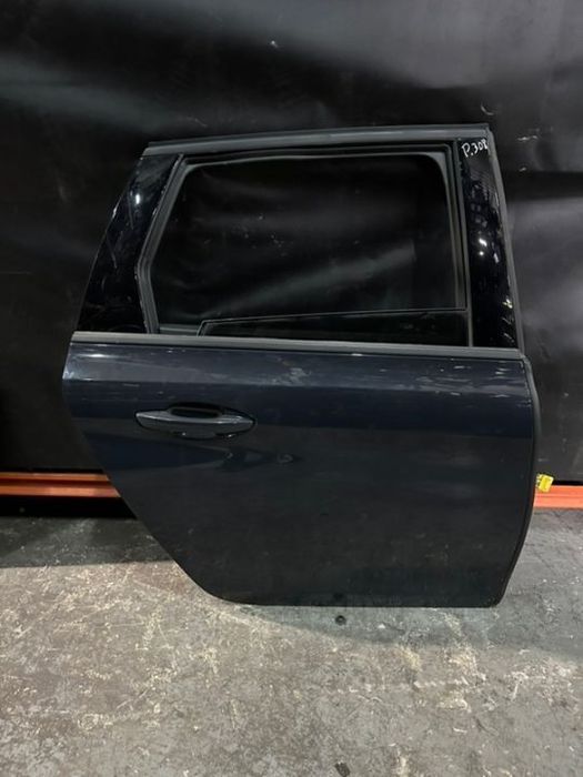 Porta traseira direita Peugeot 308 ano 2016