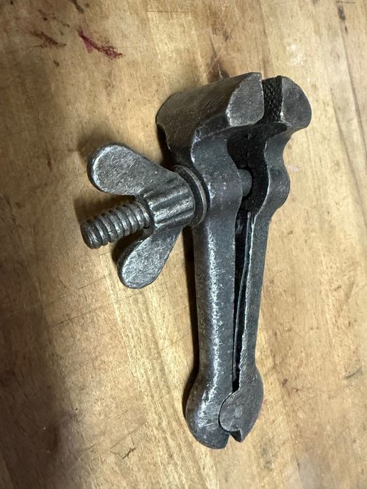 Imadło ręczne, ścisk