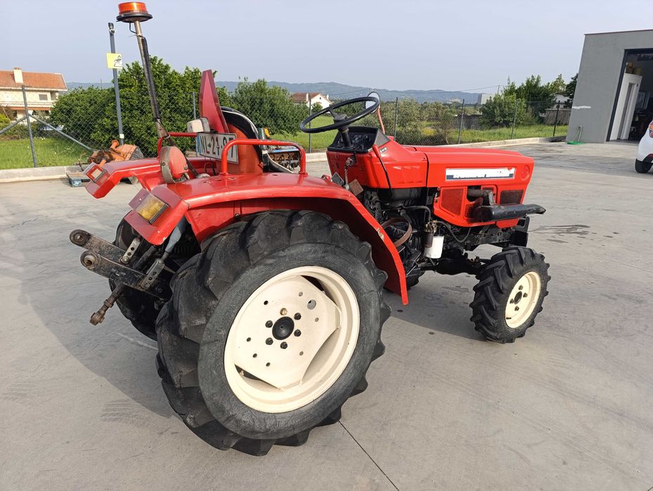 Trator Yanmar 180, 4x4