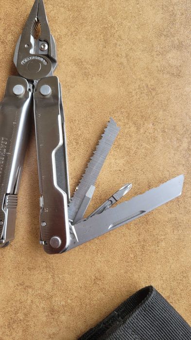 Leatherman super tool 300 z etui