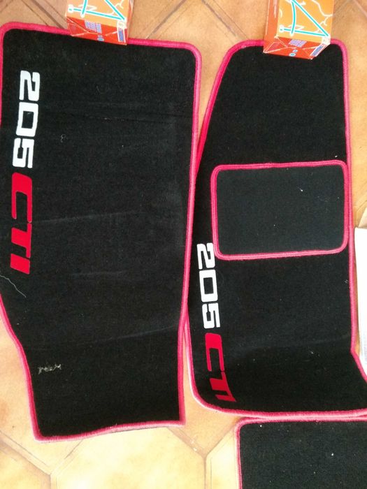 Cintos de segurança e tapetes para Peugeot 205