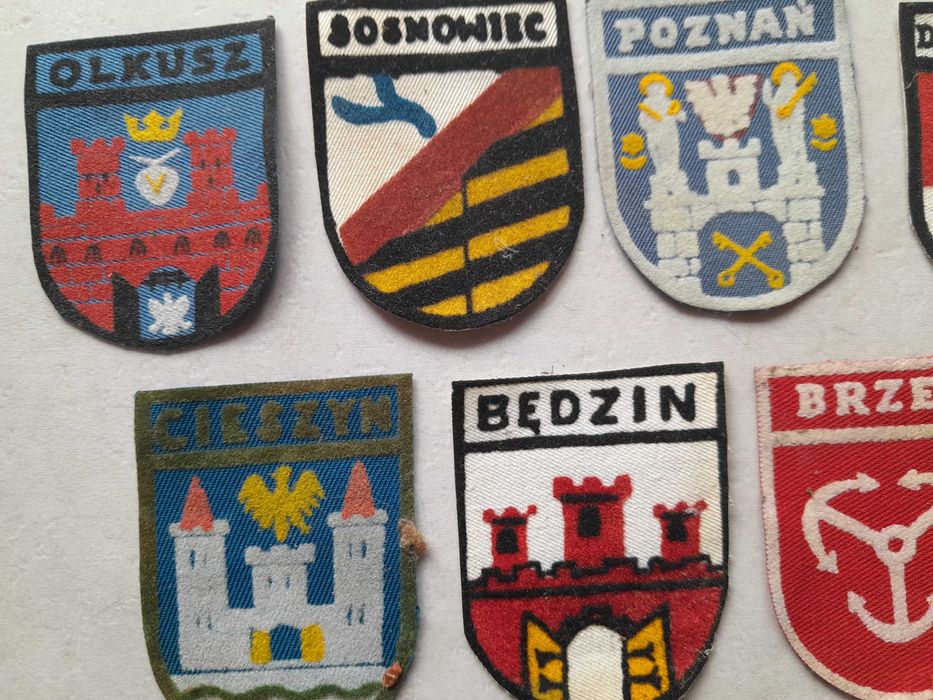 Stare naszywki z herbami miast zabytek PRL zestaw 8 sztuk
