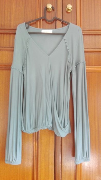Blusa cor verde seco