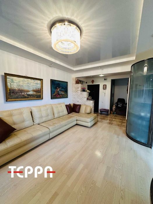 Продаж чудової 3-кімнатної квартири з видом на Дніпро