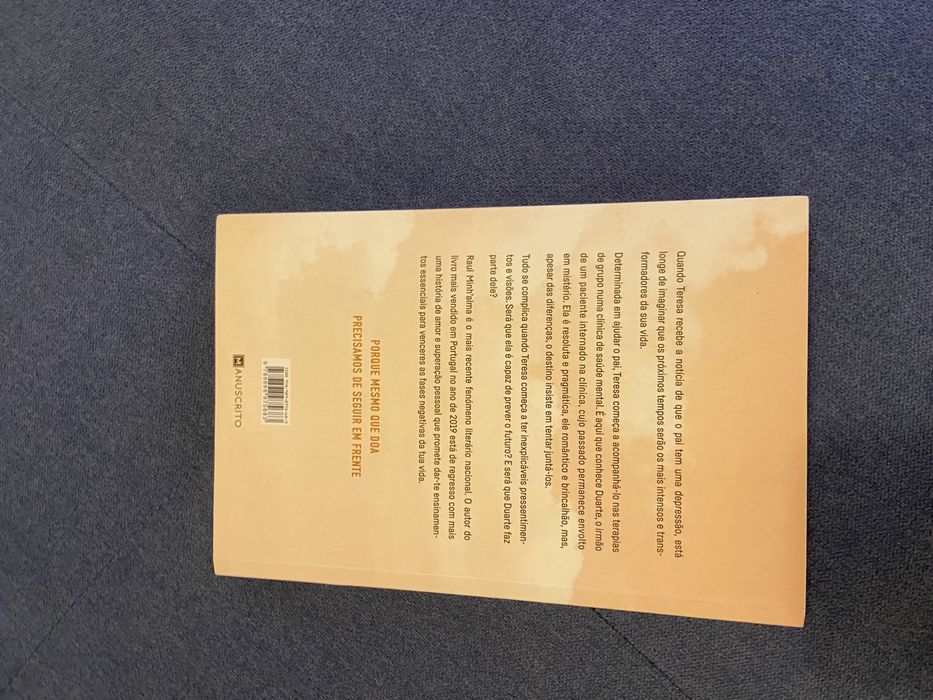 Livro: Durante a queda aprendi a voar