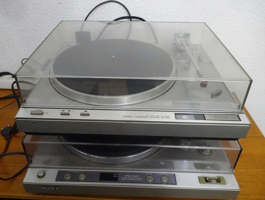 Продам виниловый проигрыватель Sony PS-X40 ,45