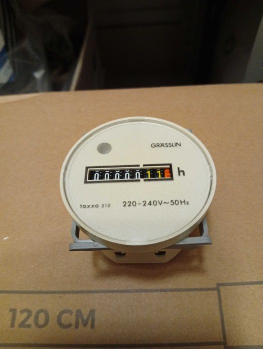 Horímetro analógico da marca Grässlin