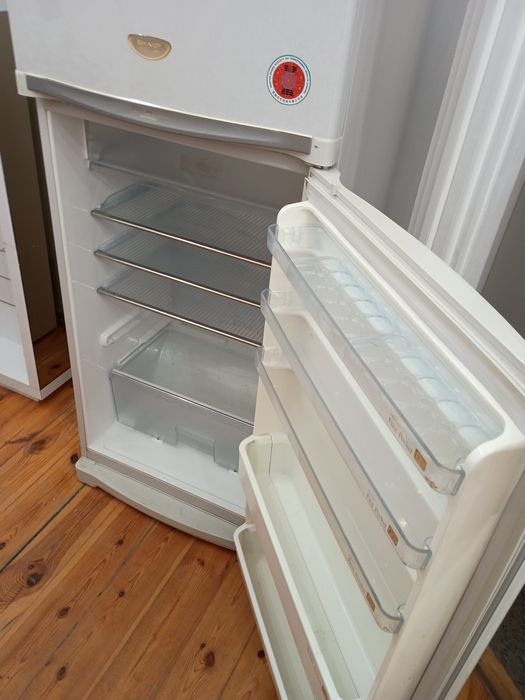 Lodówka Sharp wolnostojąca unikatowy design