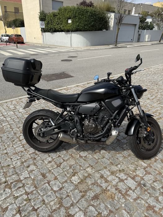 Yamaha xsr 700 55kw 2022 + top case e suporte GIVI