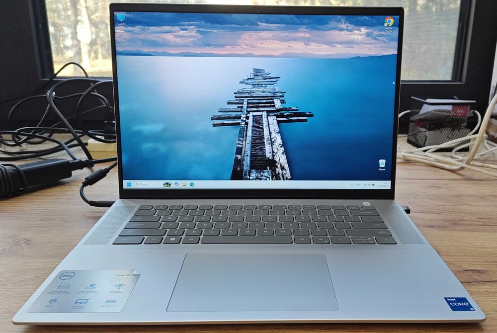 Dell Inspiron 16 5620 i5 1235U/16  GB/256 GB SSD/16 FHD