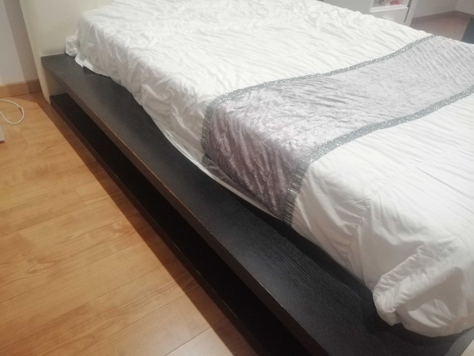 Vendo cama e colchão em bom estado