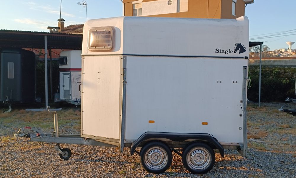 Atrelado Reboque Roulote cavalos