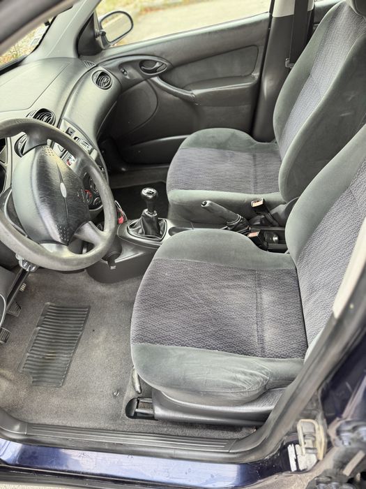 Ford Focus 1.4 75 CV