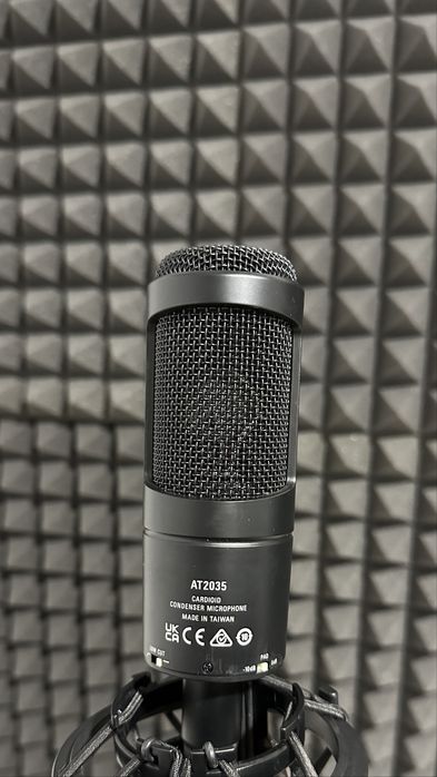 Audio Technica Microphone + Scarlett Solo + Elgato Wave Mic Arm64585266752001121