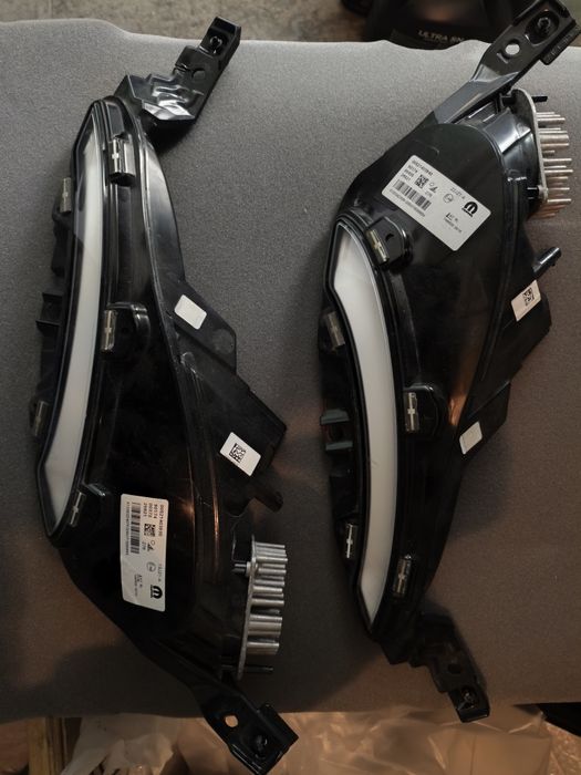 Fiat 500 500E Przedni prawy lewy halogen DRL
