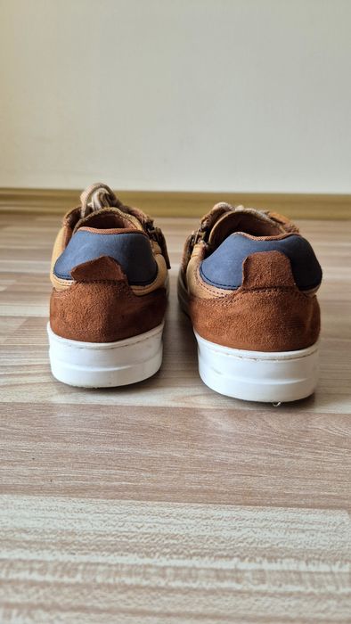 Дитячі шкіряні напівчеревики/ кросівки / снікерси Lasocki Young 36 р.

Снікерси PIN C112-3177-02 (IV) CH Коричневий