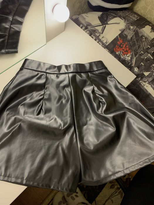 Шорти шкіряні жіночі