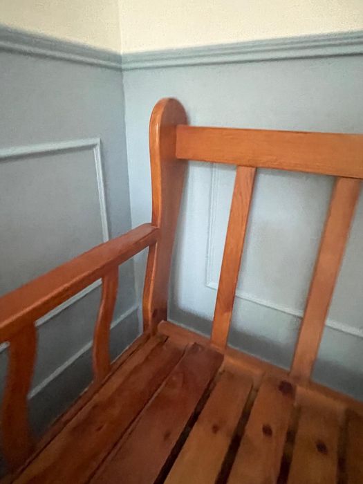 Sofá-Cama Extensível em Madeira Maciça – Prático e Resistente
