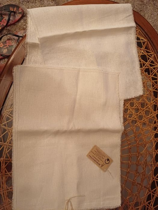 Conjunto de 3 pecas em linho p/ naperons de quarto)