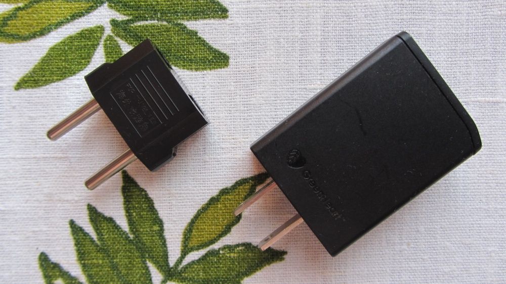 Сетевой адаптер Sony 850 mAh