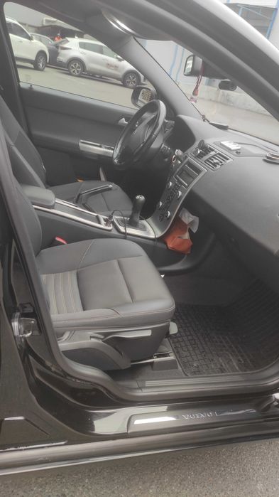 Продам Volvo V50 2.0D