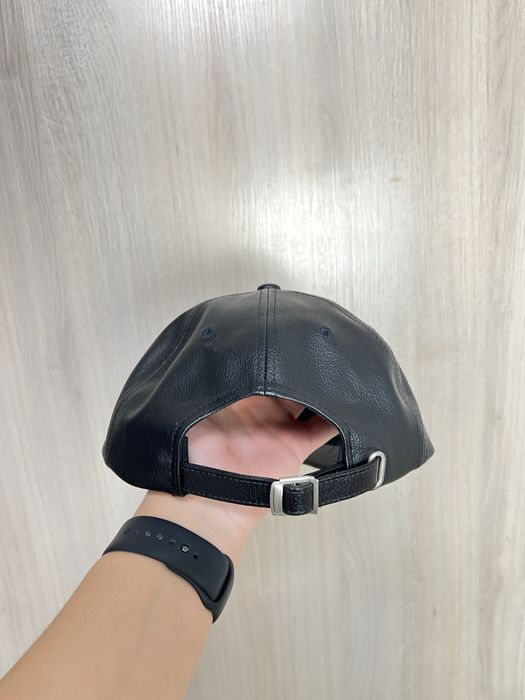 Чоловіча шкіряна кепка karl kani metal logo