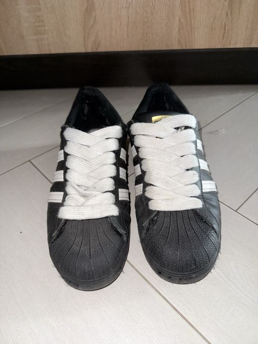 Adidas Superstar black