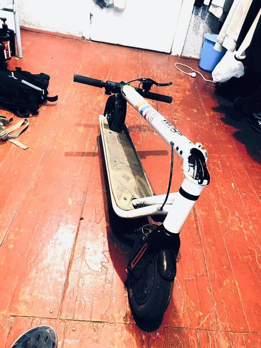 Електросамокат, в хорошому стані