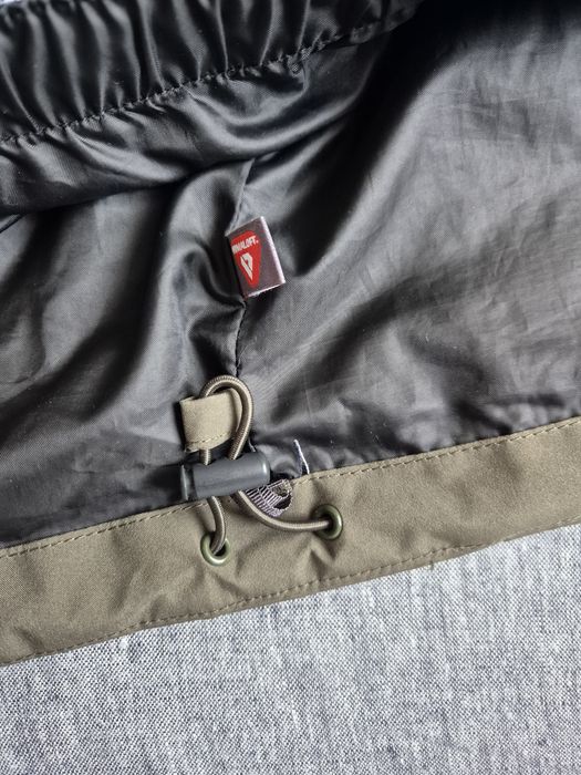 Пуховик,курточка Helly Hansen 152 см