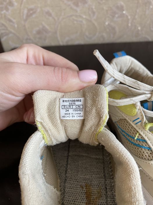 Кросівки як для хлопчика так і для дівчинки