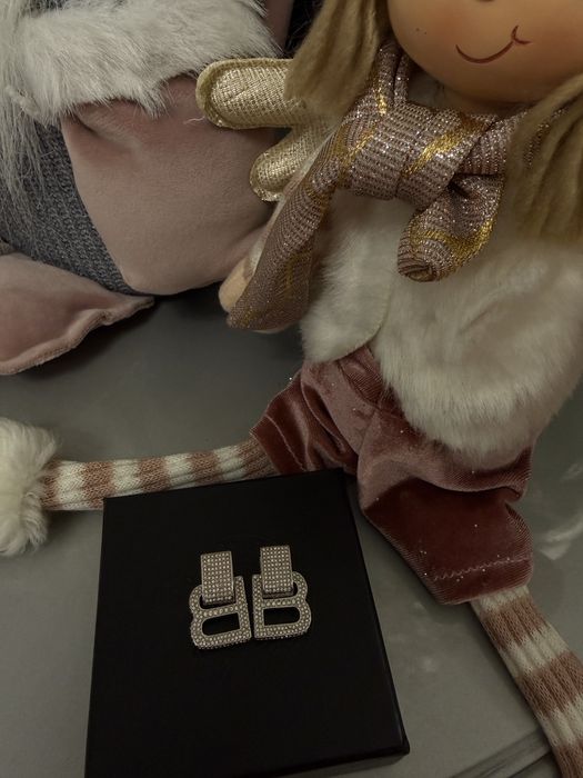 Серьги  balenciag