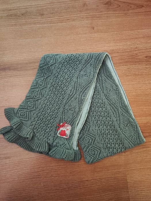 Cachecol cinza de menina