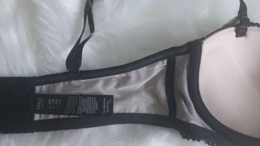 Czarny push-up koronkowy biustonosz Marks&Spencer 70B