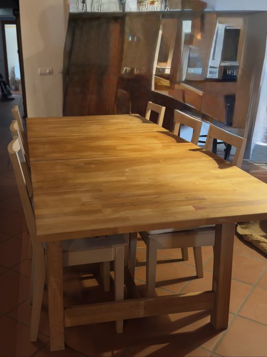 Mesa de madeira e 6 cadeiras ikea