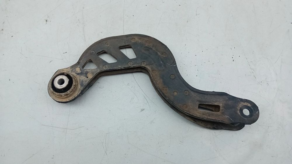 Braço de suspensão trás esquerdo MERCEDES-BENZ Classe A (W176)