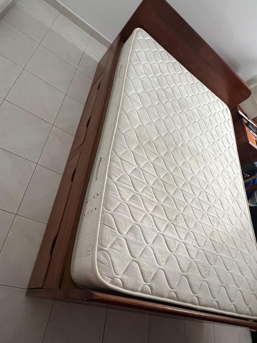 Cama com 4 gavetas + colchão
