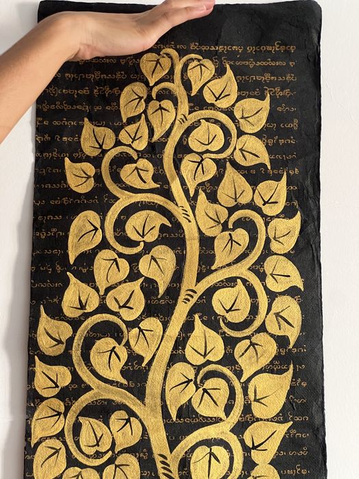 Papel com desenho tailandes para moldura cor dourada