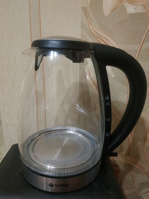Электрочайник прозрачный Vitek 2200 Вт