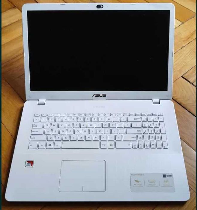 laptop ASUS Vivobook 17 X705Q Biały