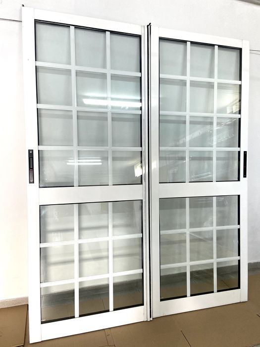 1. Porta de Vidro Duplo64551766868609121