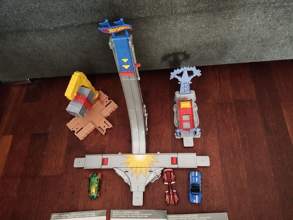Hot Wheels HW track Builder 3 zestawy + 3 auta