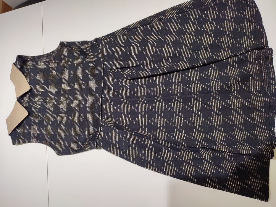Śliczna elegancka sukienka czarna ze złota nitka, Love2 laugh, 146-152