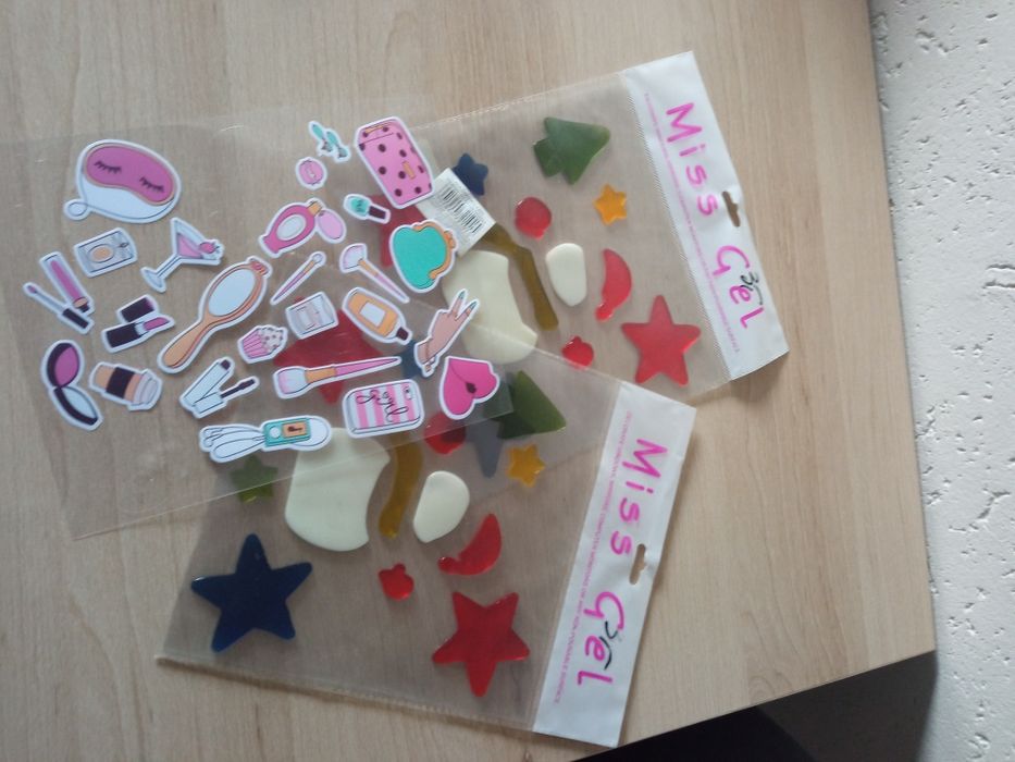 Naklejki, naklejki na szybę.