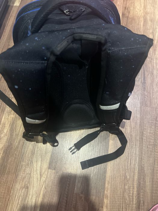 Портфель шкільний