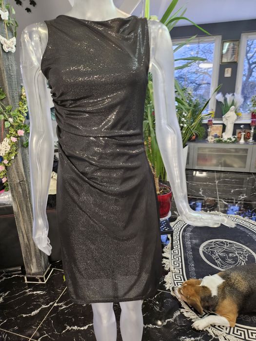 Sukienka prześliczna błyszcząca.