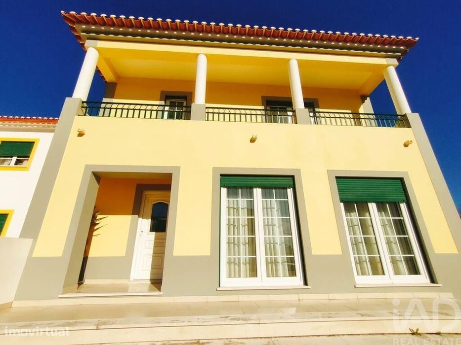 Casa / Villa T4 em Serra d'El-Rei de 183,5 m2