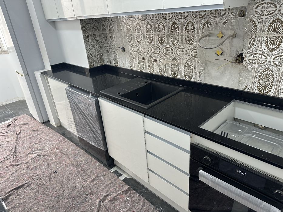 Marmore preto com brilhantes