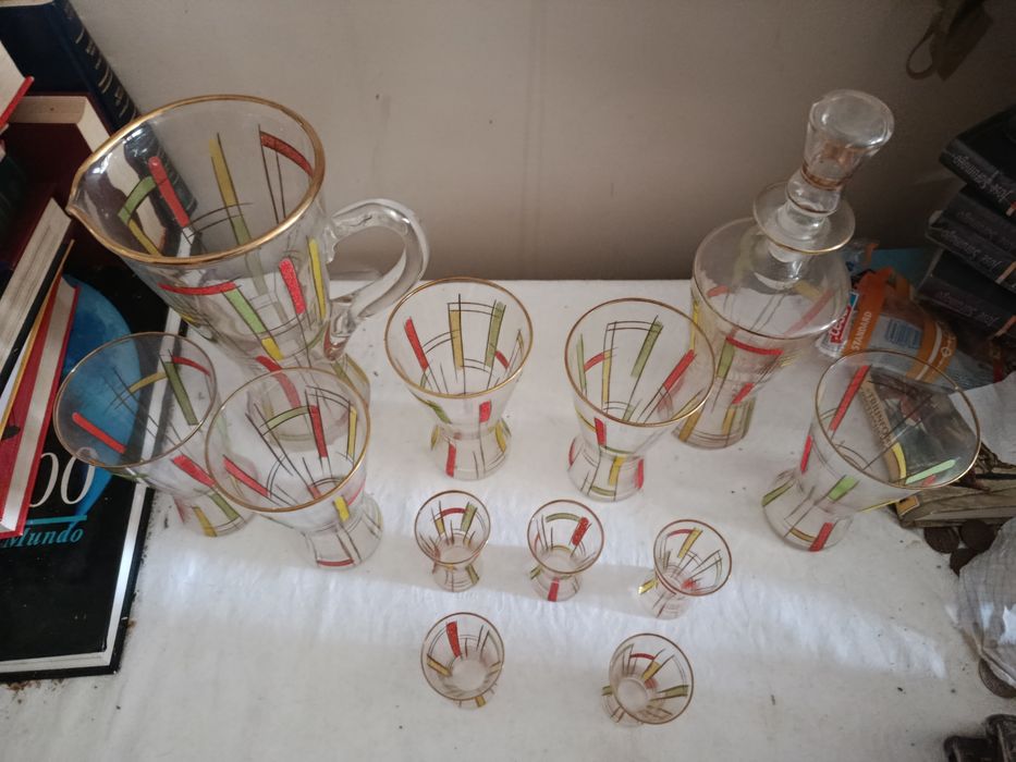 Conjunto garrafa jarro e copos