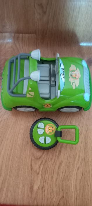 Машинка CHICCO  на пульте